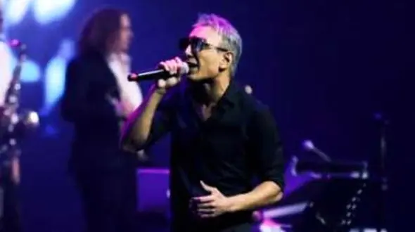 دانلود آهنگ باشکوه شادمهر عقیلی / دلگیرم از این هجوم درد