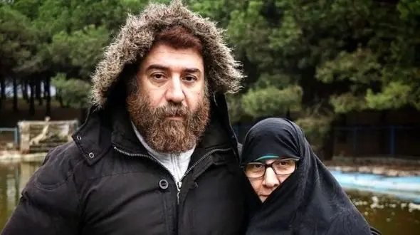 واکنش مادر علی انصاریان به صحبت‌های آسیه اسدزاده، بانوی که مدعی بود همسر مرحوم علی انصاریان بوده