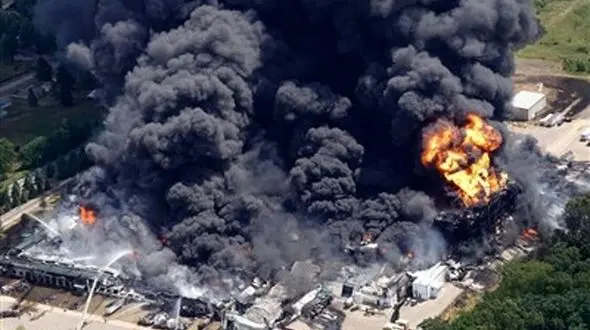 عملیات چند ساعته حریق زنجان / علت حادثه چه بود؟