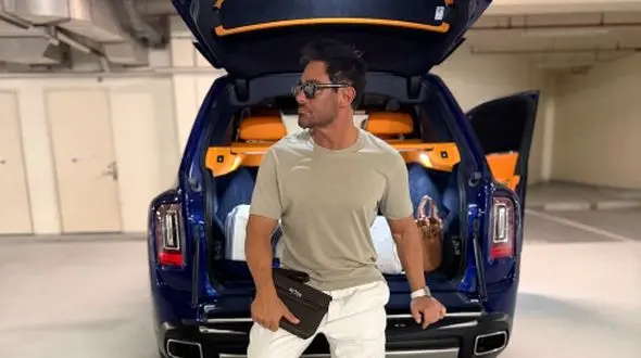 فیلم / رونمایی محمدرضا گلزار از سبک جدید زندگی فوق لاکچری و حسرت آورش/ نگاهی به چیدمان پنت‌هاوس شاهانه آقای سبک زندگی در دبی