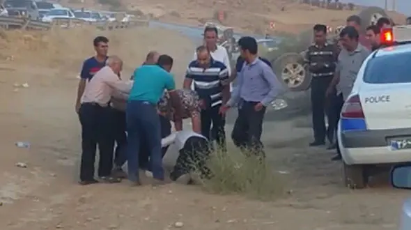 رفتار وحشیانه راننده لندکروز با مامور پلیس راه فارس + فیلم لحظه درگیری و عکس