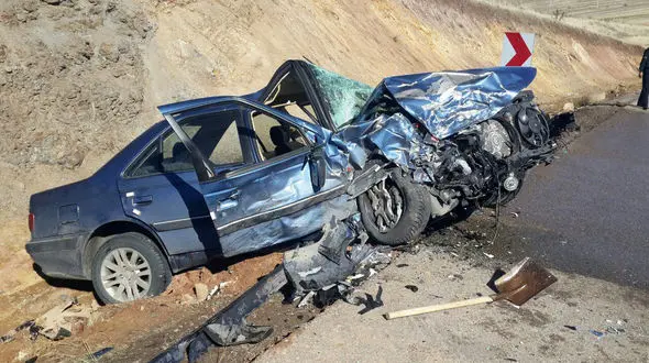 7 کشته و زخمی در تصادف 2 پژو در جاده اراک به قم