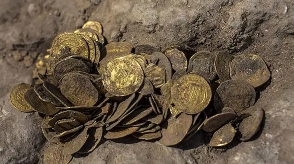 بازداشت مرد مرموز با کوله پشتی پر از گنج تاریخی در گیلان