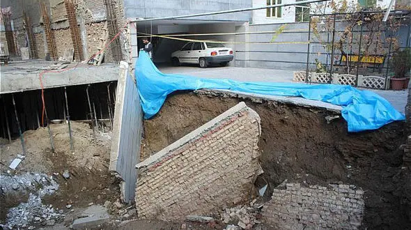 ریزش دیوار بر اثر گودبرداری غیر اصولی در میدان بهاران + تصاویر