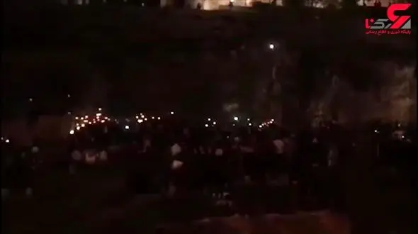 مراسم شام غریبان جان باختگان حادثه سیل شیراز در دروازه قرآن برگزار شد + فیلم