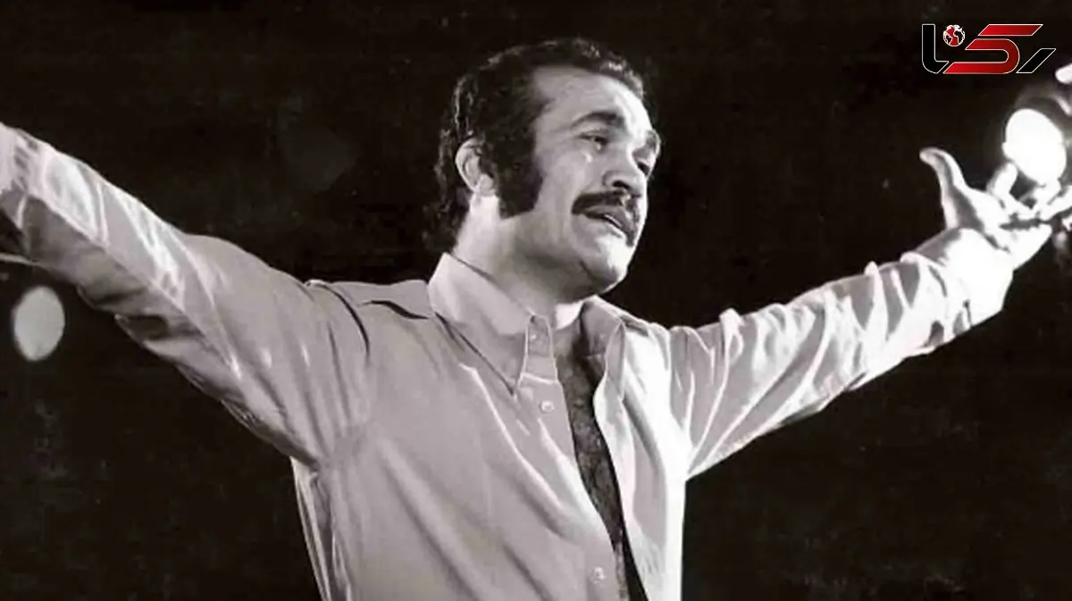 عکس؛ سفر در زمان؛ «فریدون فرخزاد» در حال بازی کردن با سگ خانگی اش در آلمان؛ سال 66