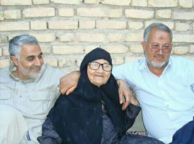 حاج قاسم به روایت برادر بزرگ/ خداوند همه خوبی‌ها را به او داده بود/ درگوشی‌هایی که فاش نشد
