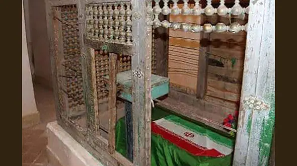 اینجا آرامگاه یعقوب لیث صفاری نجاتگر زبان فارسی است