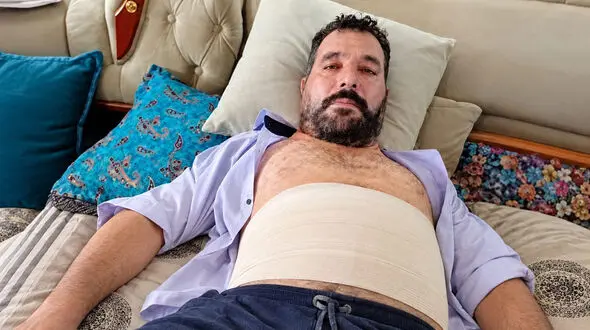 فیلم / مرد فداکار برای نجات چند کودک خودش را زیر خودرو انداخت / مدال افتخار شایسته این مرد است