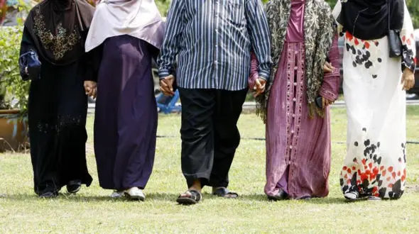 ازدواج پسر 31 ساله ایرانی با 4 زن /  هدفم  کمک به زنان مجرد است! + عکس