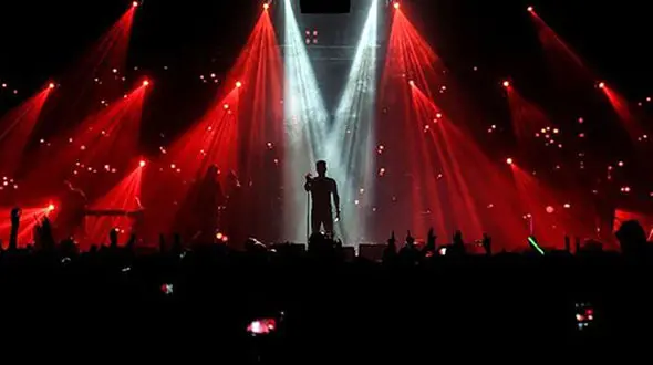 کنسرت خیابانی نیروهای ارتش سریلانکا برای مردم در ایام قرنطینه خانگی + فیلم 