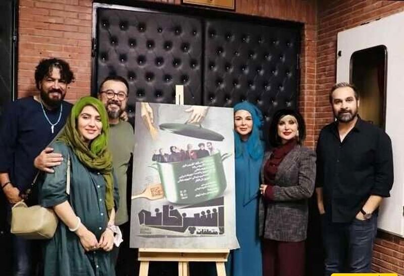سپند امیرسلیمانی در کنار همسر و خواهرش