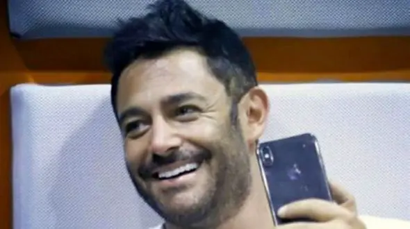 یادی کنیم از دورهمی بازیگران سریال عاشقانه، شیطنت از چشم‌های هومن سیدی میباره کل فیلم