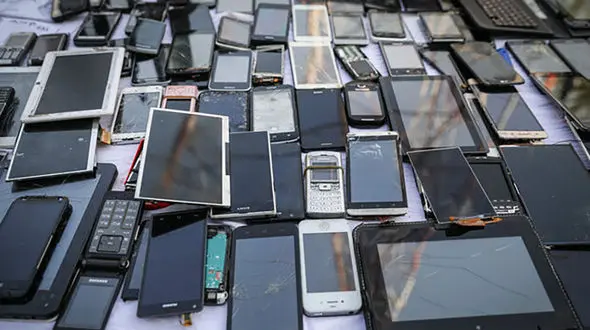 قاچاق مافیایی گوشی های سرقتی به خارج از کشور! / یک باند در مشهد متلاشی شد