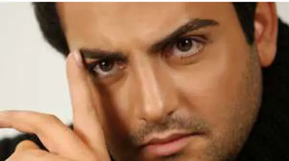 تصویر جدید از حامد کمیلی با کلاه و عینک خاص!