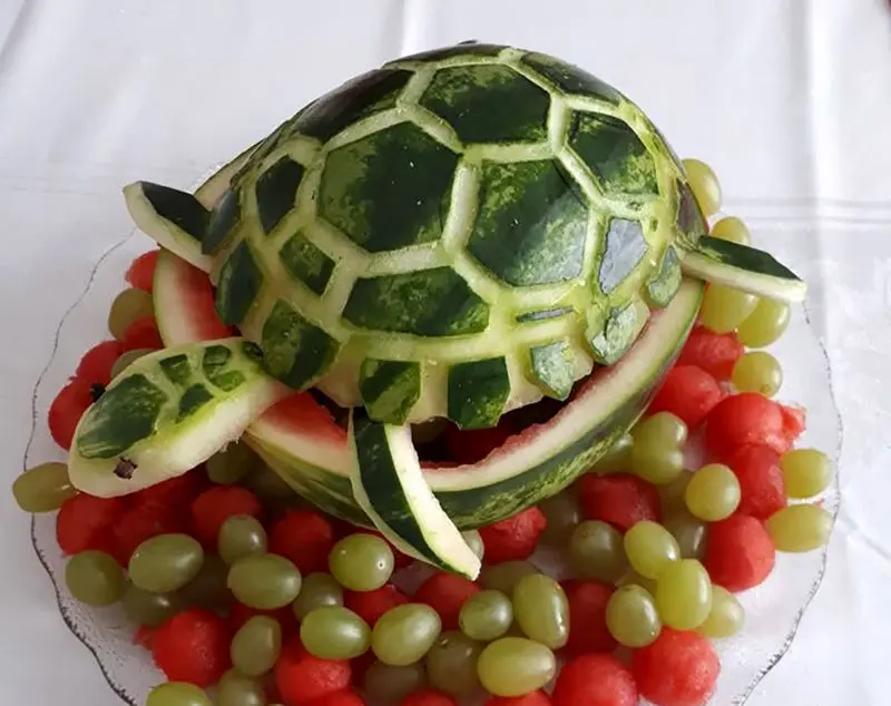 تزیین هندوانه شب یلدا با روبان