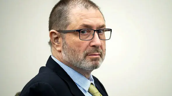 محاکمه پل کانیرو به اتهام قتل خانواده برادر و آتش‌سوزی عمدی