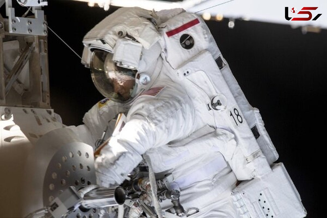 سلفی زنان فضانورد در  پیاده روی فضایی