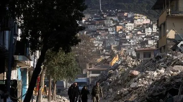 نجات معجزه‌آسای مردی از زیر آوار زلزله ترکیه پس از ۲۷۸ ساعت / جزییات حیرت آور + عکس