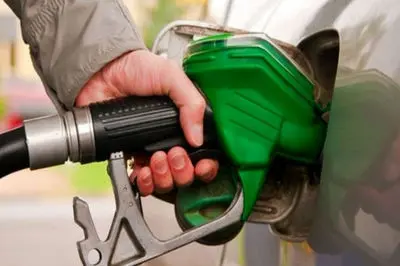 مردم تاب فشار مضاعف سه‌ نرخی شدن بنزین را ندارند