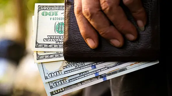 دلار امروز هفتم فروردین روی چه عددی ایستاد؟ + جدول