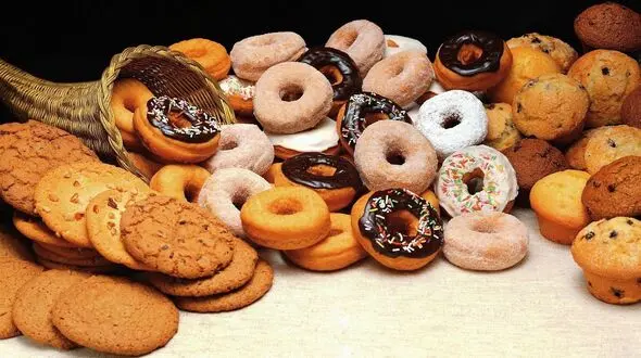 فیلم / طرز تهیه کوکی رزت خوش‌عطر و طلایی