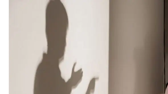 پدری دختر جوانش را 18 ساعت به دوستان شیطان صفتش هدیه داد