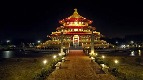 این رستوران هزاران مشتری را سیر می کند + فیلم 