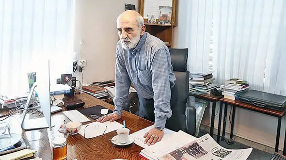 ترامپ مذاکره را به بازی گرفته است / آیا هنوز هم به مذاکره ادامه می‌دهید؟!