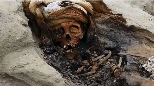 44 جسد مثله شده در یک چاه پیدا شد+ عکس