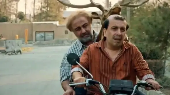 خنده دارترین سکانس اجل معلق، که حسابی پر بازدید شد/ تاریخ واکنش رضا عطاران، در این سکانس رو هرگز فراموش نمی کنه + ویدیو