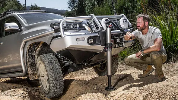 یک جک قدرتمند مخصوص خودروهای آفرود + فیلم