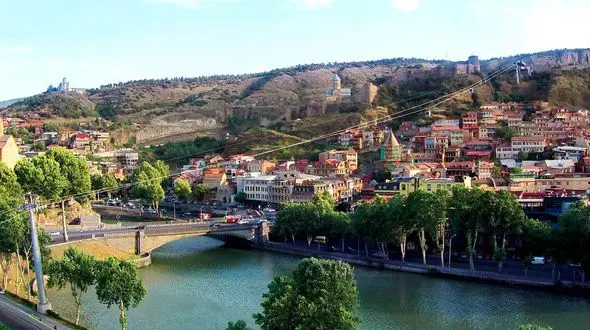 دیدنی های گرجستان / اگر قصد سفر دارید این فیلم را مشاهده کنید +عکس و فیلم