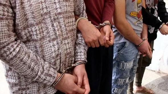 توقیف 2 شناور حامل سوخت قاچاق در آب‌های خلیج فارس/ 4 نفر از قاچاقچیان دستگیر شدند