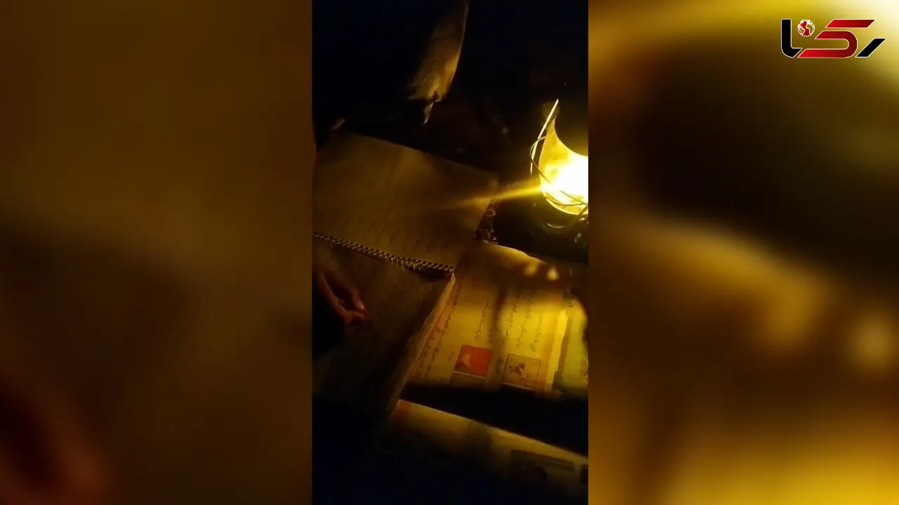 دانش آموزان این روستا زیر نور چراغ نفتی مشق می نویسند / چند پنل‌های خورشیدی بزرگ؛ راه نجات روستا از تاریکی و بی آبی است + فیلم