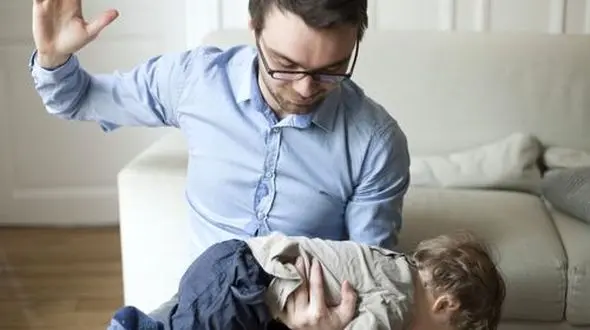 تاثیرات تنبیه بدنی بر روح و روان کودکان