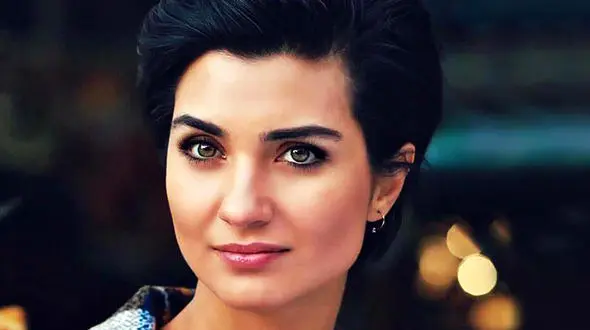 طوبی بویوک اوستون کیست؟