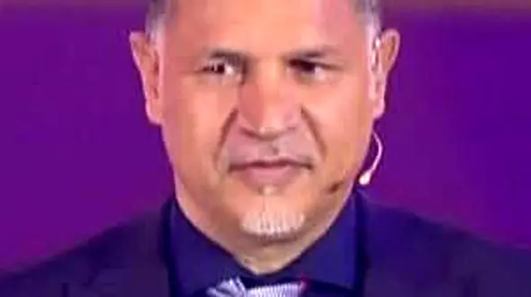 از ورزش صبحگاهی عموپورنگ تا دریافت هدیه علی دایی از بانو کاراته ایران