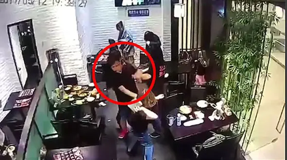 دعواِی دختر دانشجو خشن در رستوران  + فیلم