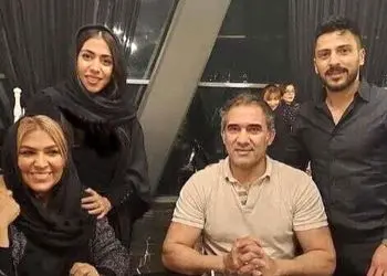 عکس ها / نگاهی به جشن عروسی باشکوه دختر دهه شصتی عابدزاده، عقاب آسیا /  داماد کم سن و سال و  دخترش که لباس دروازبانی پوشیده تو فیلم عروسی ...