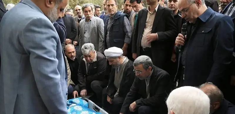 تشیع جنازه خواهر احمدی نژاد 