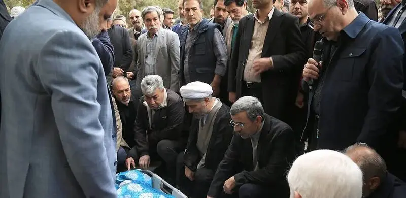 تشیع جنازه خواهر احمدی نژاد 