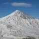 فیلم اولین بارش برف تابستانی در دماوند / عصر امروز کوهنوردان مشاهده کردند