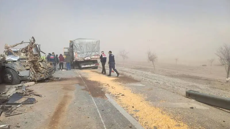 تصادف زنجیره ای