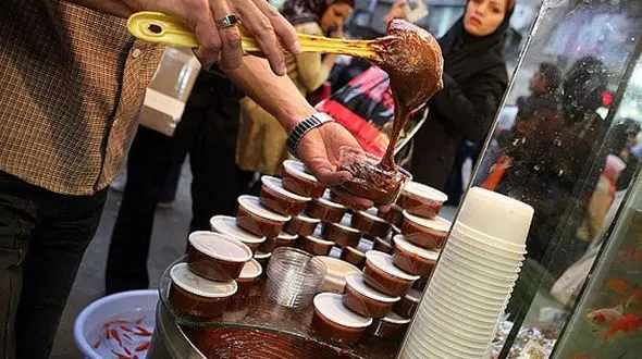 شیرین شدن کام دست‌فروشان با فروش سمنو 