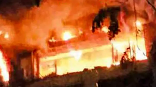 مرگ 7 نفر در برج مسکونی / 2 قربانی زنده زنده جزغاله شدند+ عکس