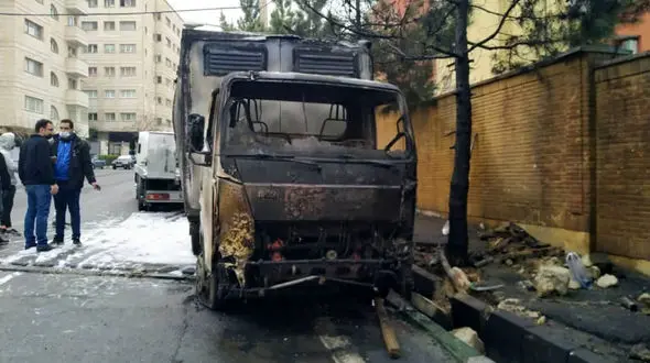 آتش سوزی در خیابان آجودانیه + عکس