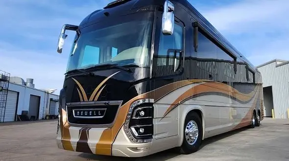 این خانه اتوبوسی لوکس‌ترین و گران‌ترین خانه متحرک جهان است + فیلم