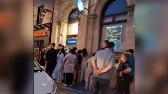 کشف خطای فنی به سرقت از عابر بانک ختم شد + فیلم