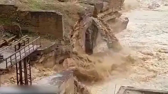 استحکام خیره کننده سازه‌های آبی شوشتر + فیلم 